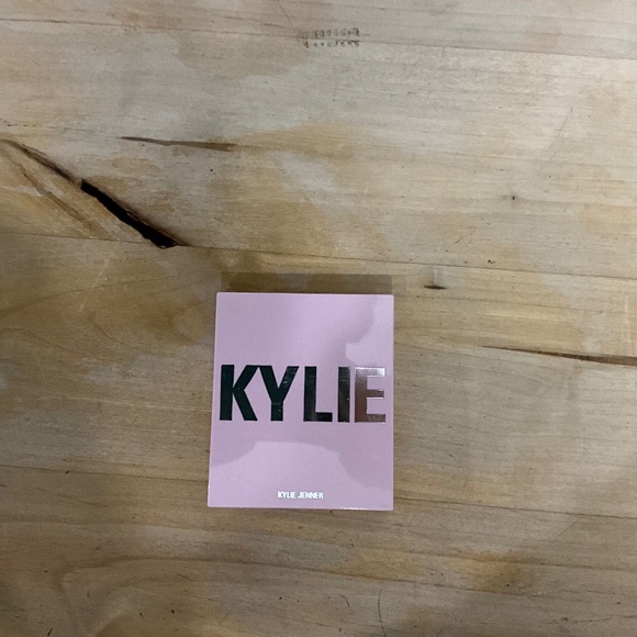 Kylie Cosmetics highlighter /princess please / - Picture 1 of 3